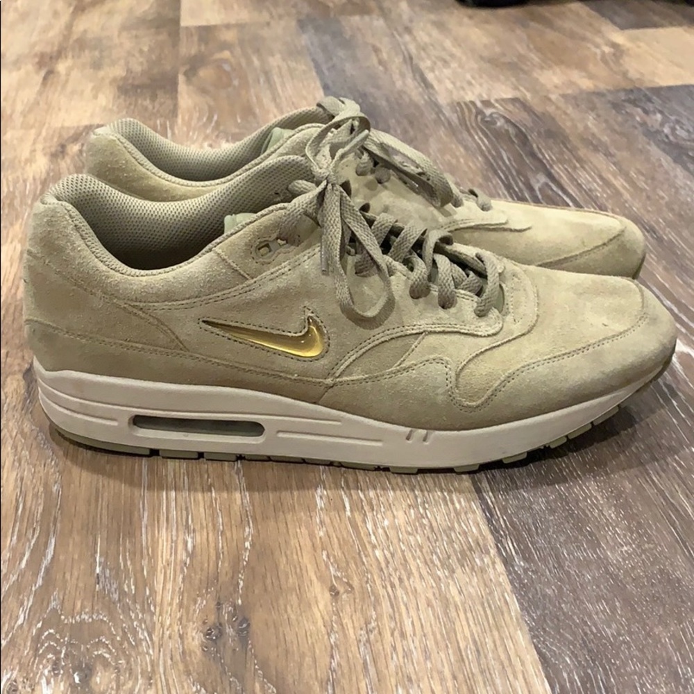 Men’s Size 13 Nike Air Max